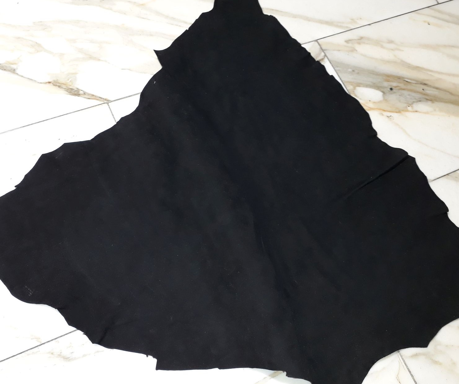 1x Lederhaut (GO-933), schwarz 0,7mm, velours
