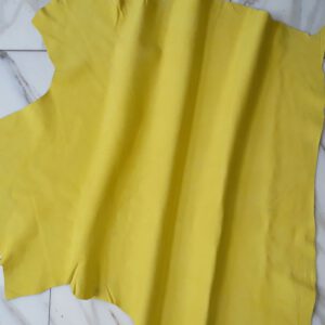 1x Lederhaut (GO-935), zitronengelb 0,6mm, velours