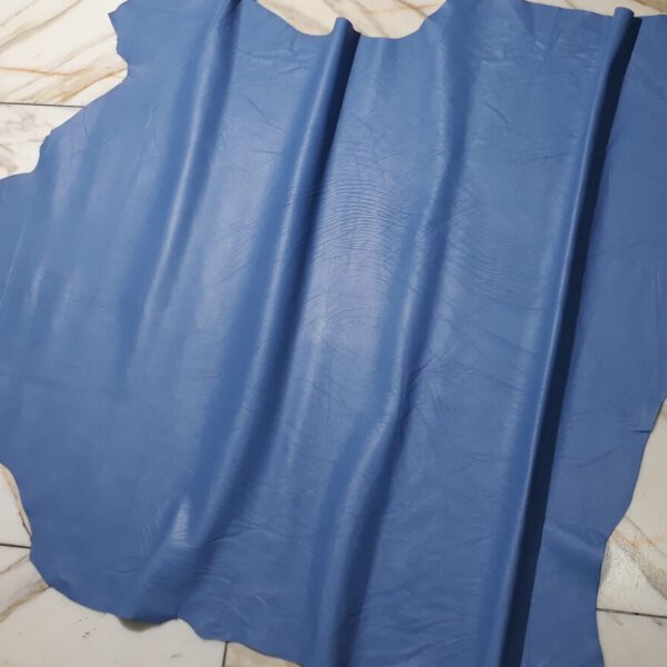 1x Lederhaut (AO-1284), himmelblau 0,6mm, nappa