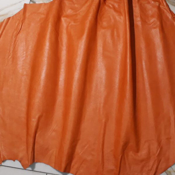 1x Lederhaut (SC-1417), orangefarben 0,7mm, nappa