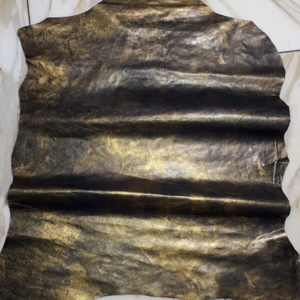 1x Lederhaut (EO-1421), altgoldfarben 0,5mm, handbemalt