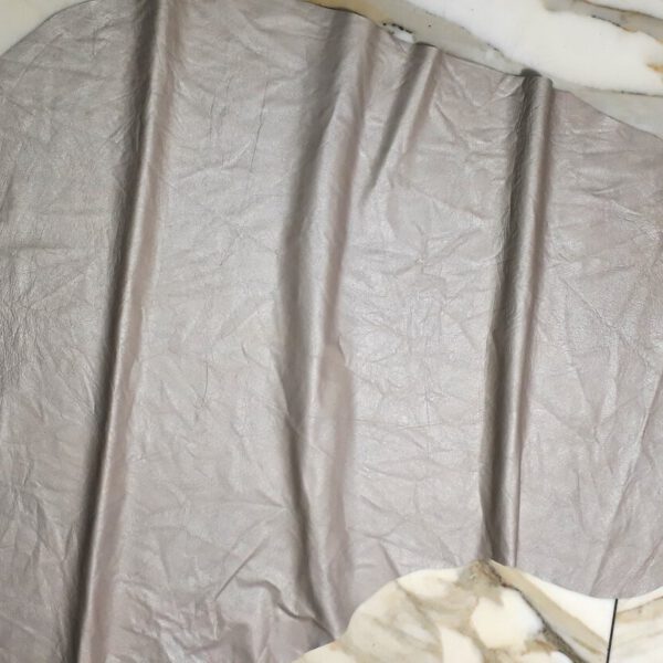 1x Lederhaut (LO-1526), sandfarben metallic, 0,3mm, nappa