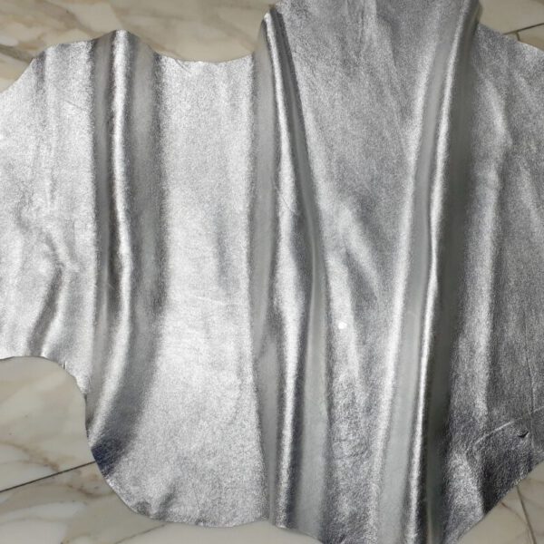 1x Lederhaut (FO-1624), silber, 0,6mm, nappa metallic