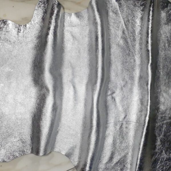 1x Lederhaut (FO-1625), silber, 0,6mm, nappa metallic