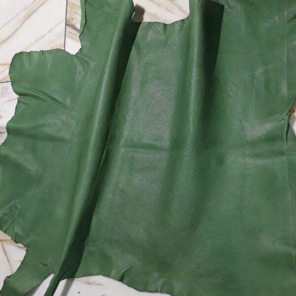 1x Lederhaut (LA-1669), grasgrün, 1,3mm, nappa