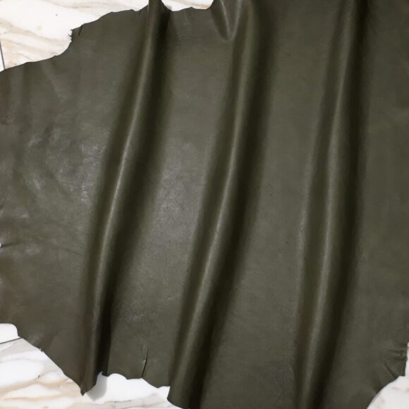 1x Lederhaut (AO-1679), olivgrün, 0,7mm, nappa