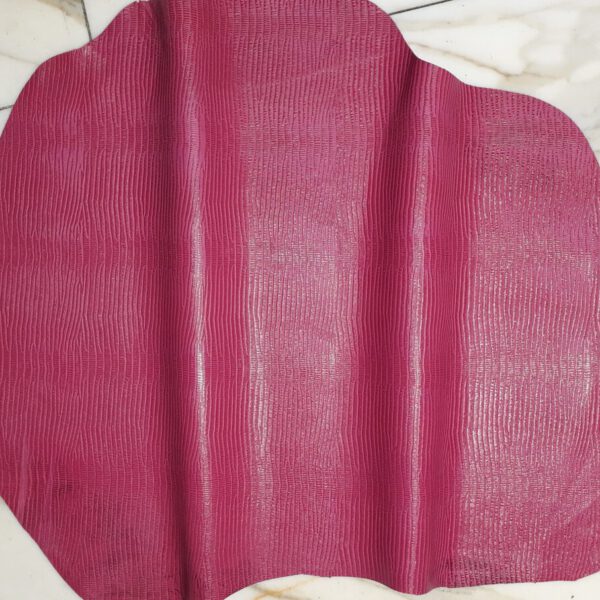 1x Lederhaut (RO-1746), himbeerrot, 0,6mm, nappa geprägt