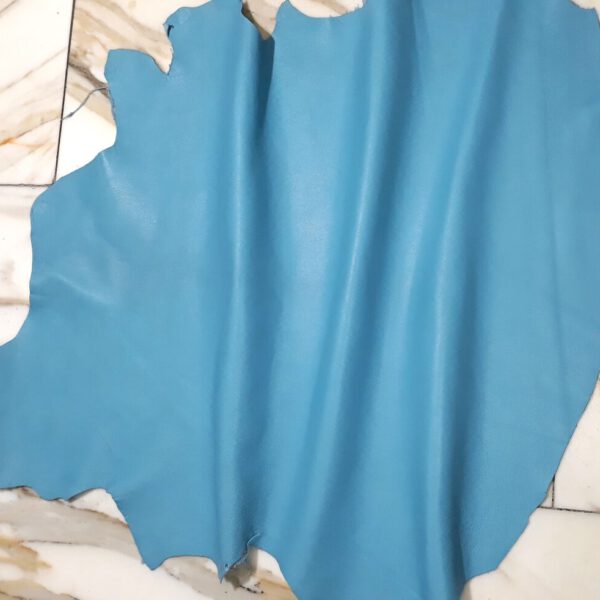 1x Lederhaut (SG-1750), himmelblau, 0,6mm, nappa