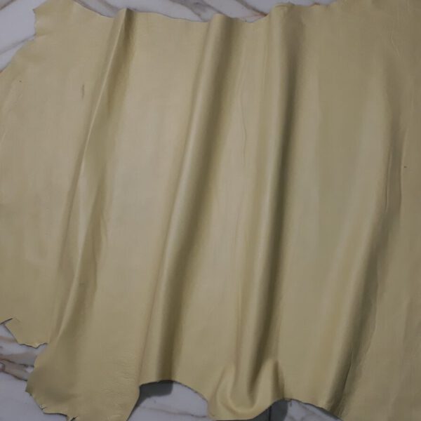 1x Lederhaut (SC-1831), maisgelb, 0,6mm, nappa