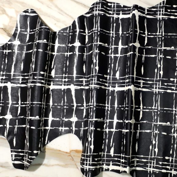 1x Lederhaut (SB-1871), schwarz & naturweiss 0,8mm, bedruckt